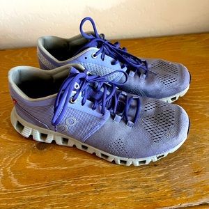On Cloud Running Shoes women’s size 7.5